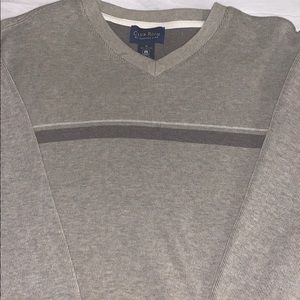 Men’s v neck sweater
